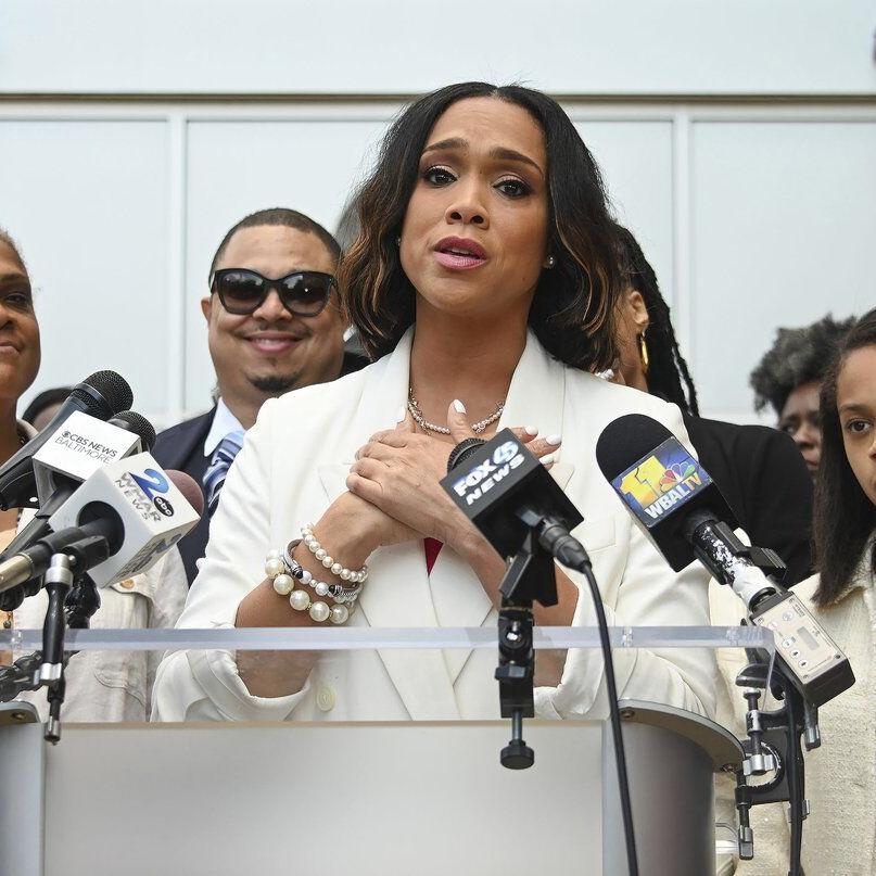 Court overturns ex-state attorney's mortgage fraud conviction but upholds perjury convictions